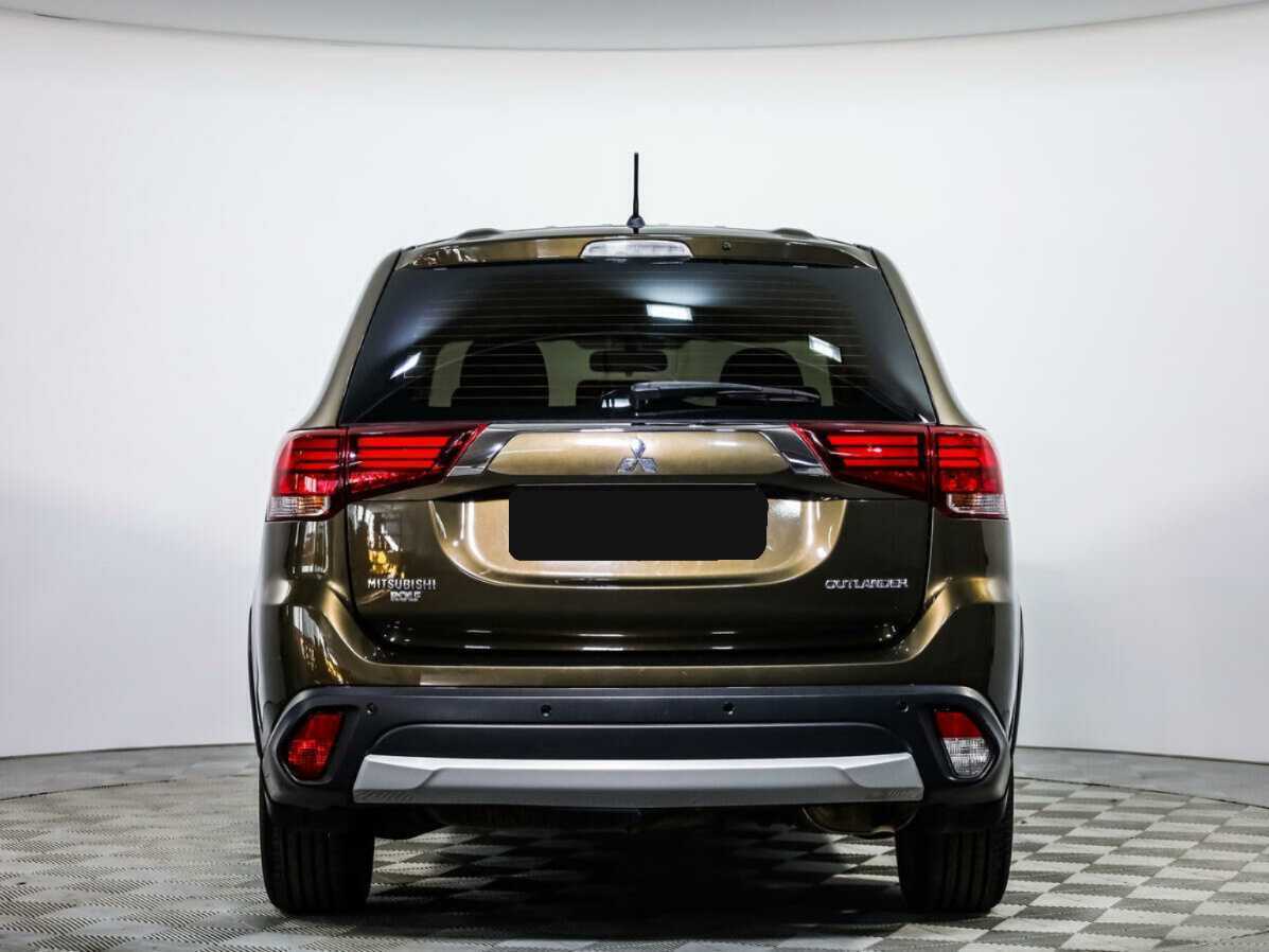 Mitsubishi Outlander с пробегом — 2015 год. Фото: #4