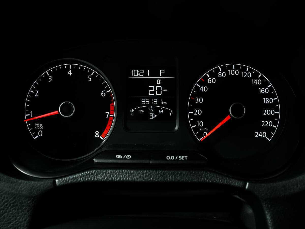 Volkswagen Polo с пробегом — 2018 год. Фото: #9