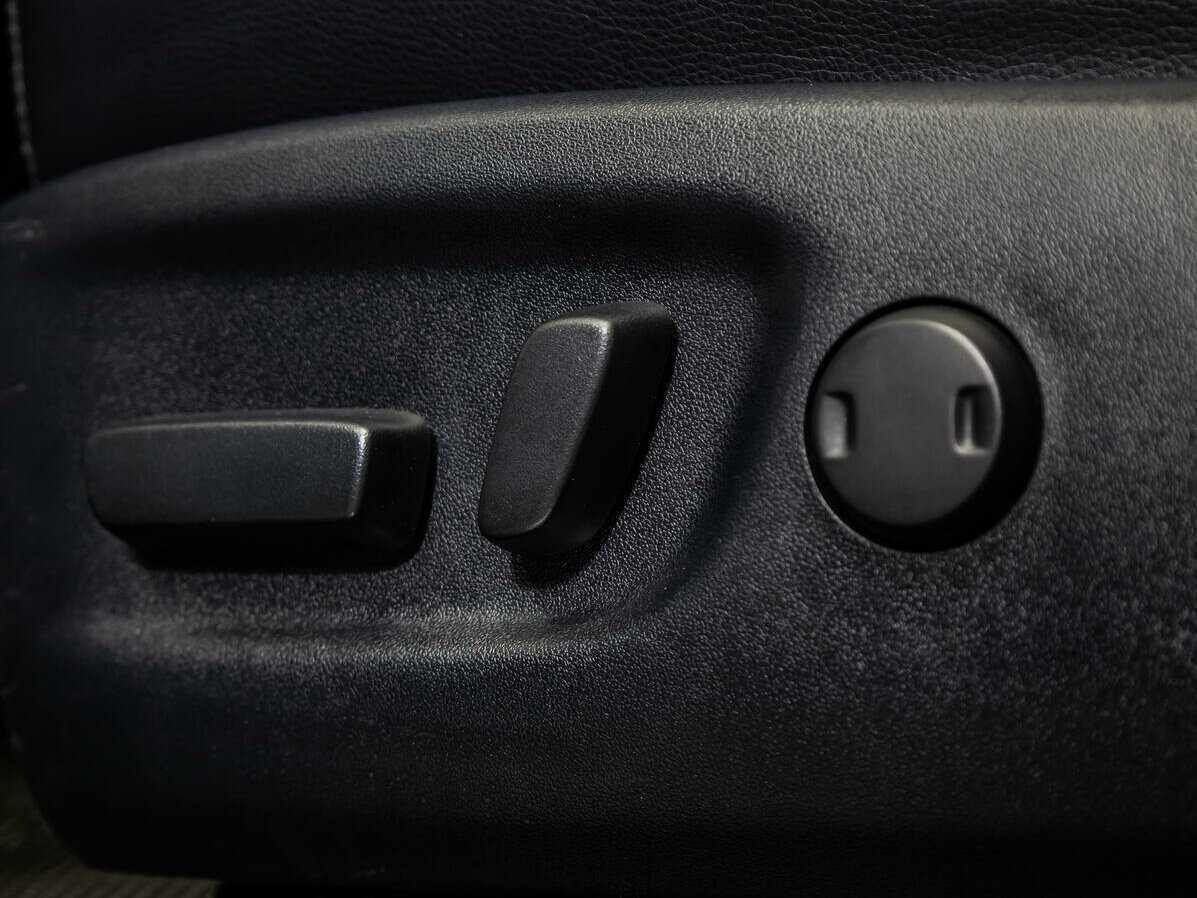 Toyota RAV4 с пробегом — 2016 год. Фото: #17