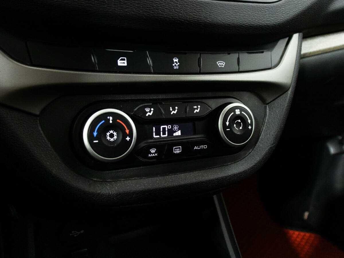 Lada (ВАЗ) Vesta с пробегом — 2018 год. Фото: #14