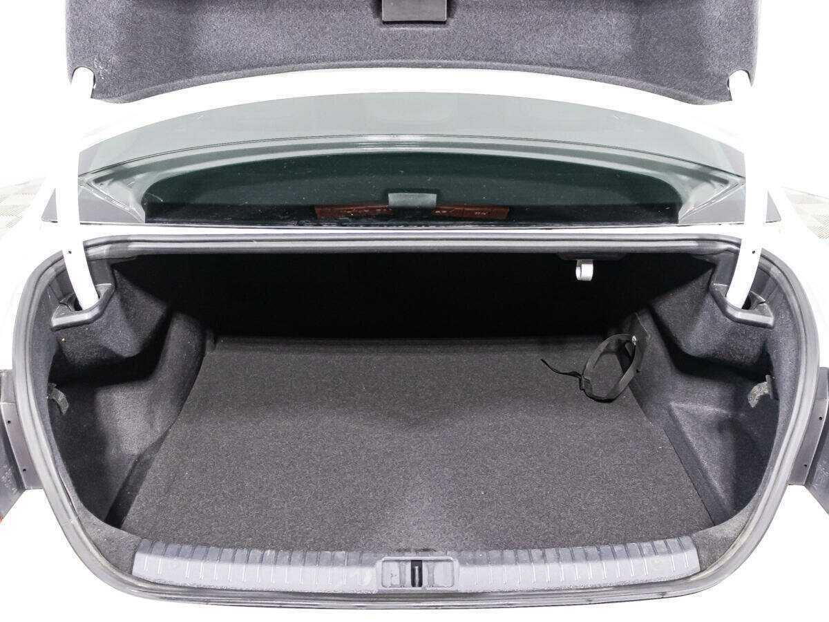 Volkswagen Passat с пробегом — 2017 год. Фото: #14