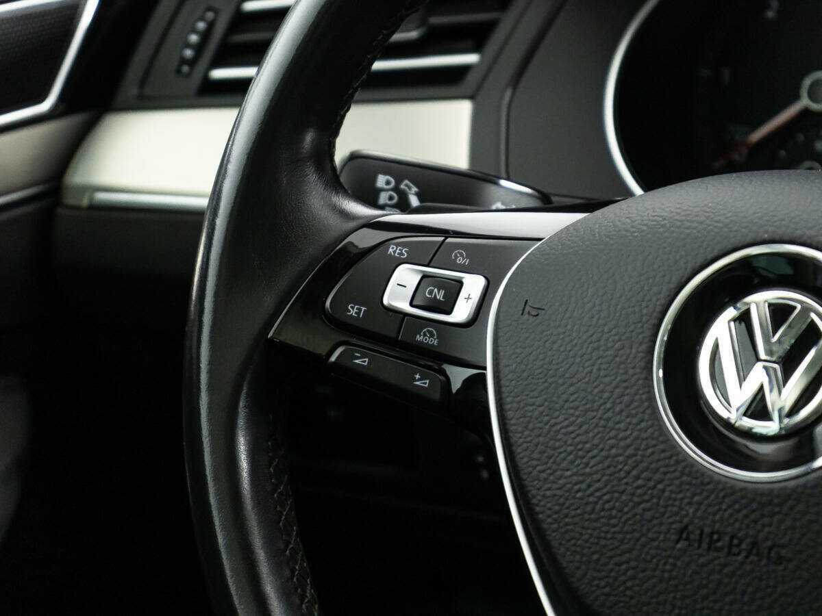 Volkswagen Passat с пробегом — 2017 год. Фото: #17