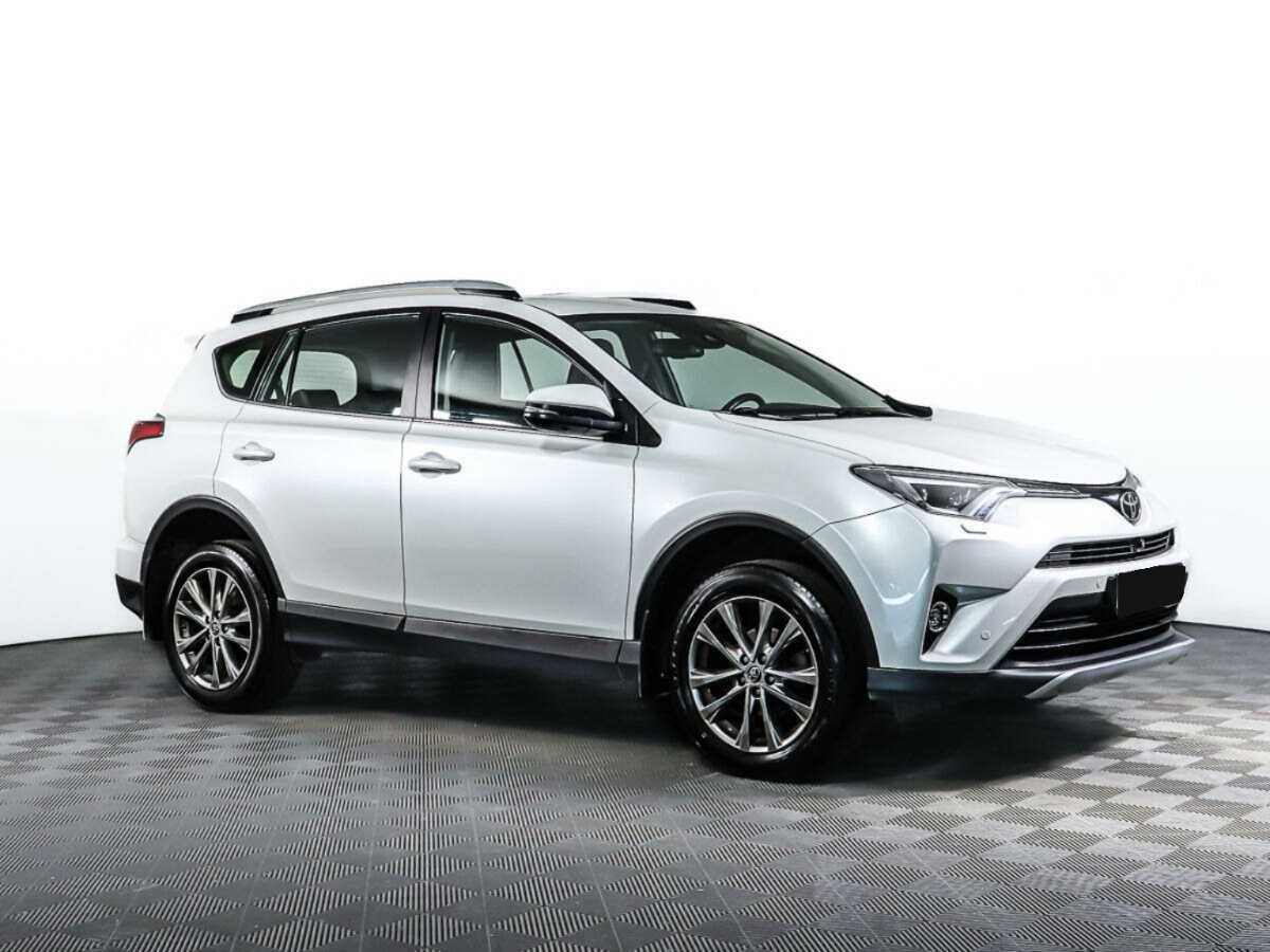 Toyota RAV4 с пробегом — 2018 год. Фото: #1