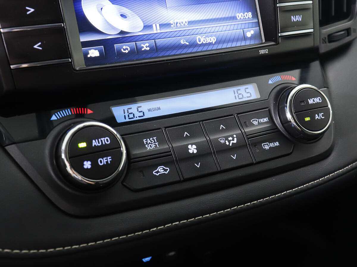 Toyota RAV4 с пробегом — 2016 год. Фото: #15