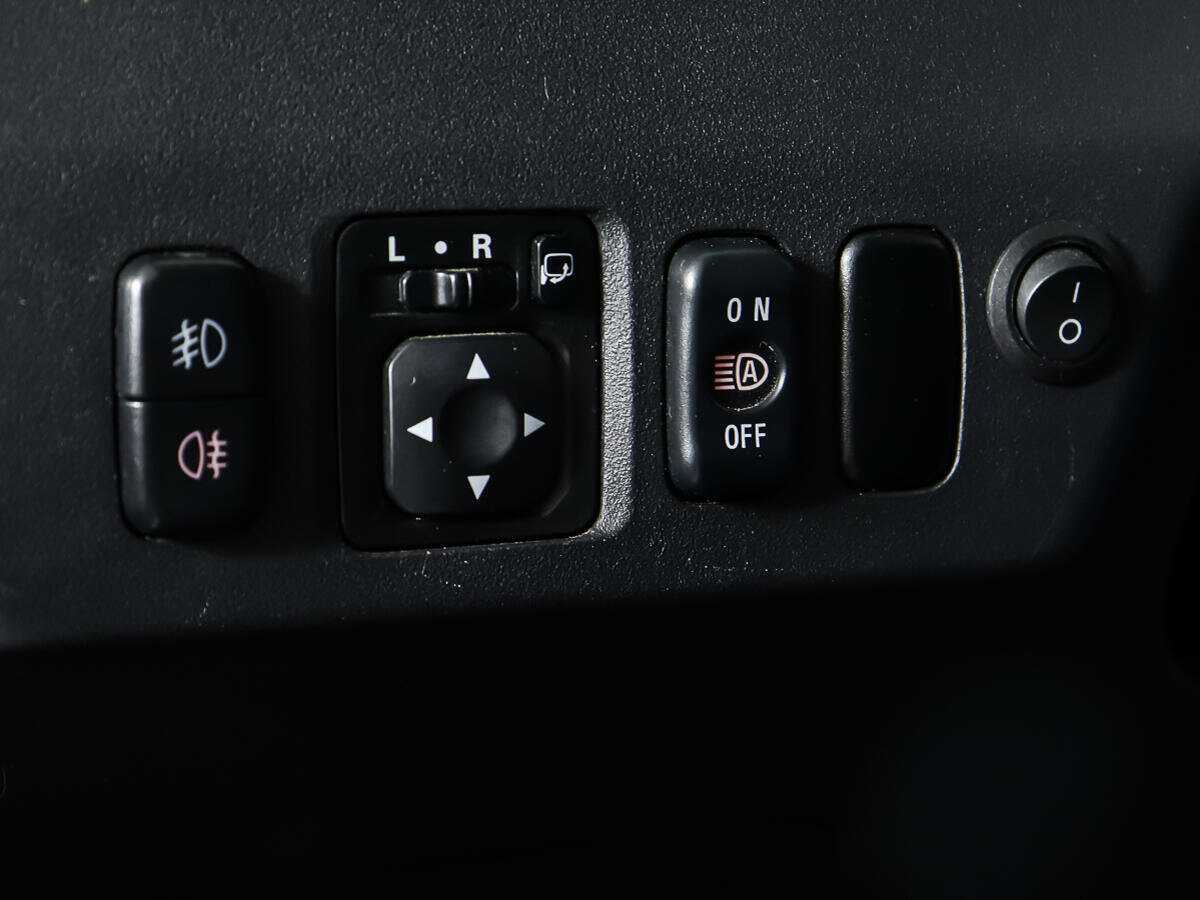 Mitsubishi Pajero с пробегом — 2014 год. Фото: #16