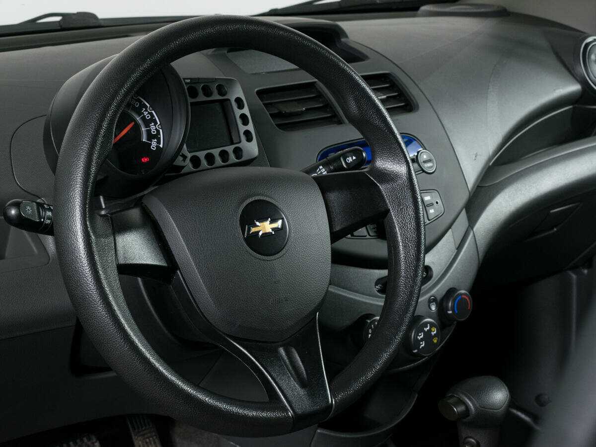 Chevrolet Spark с пробегом — 2013 год. Фото: #13