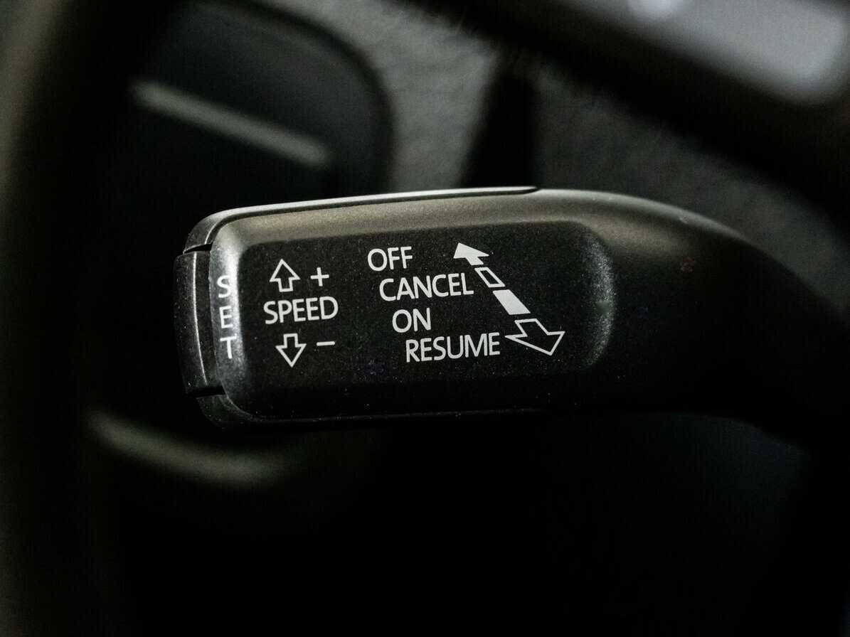 Volkswagen Touareg с пробегом — 2012 год. Фото: #16