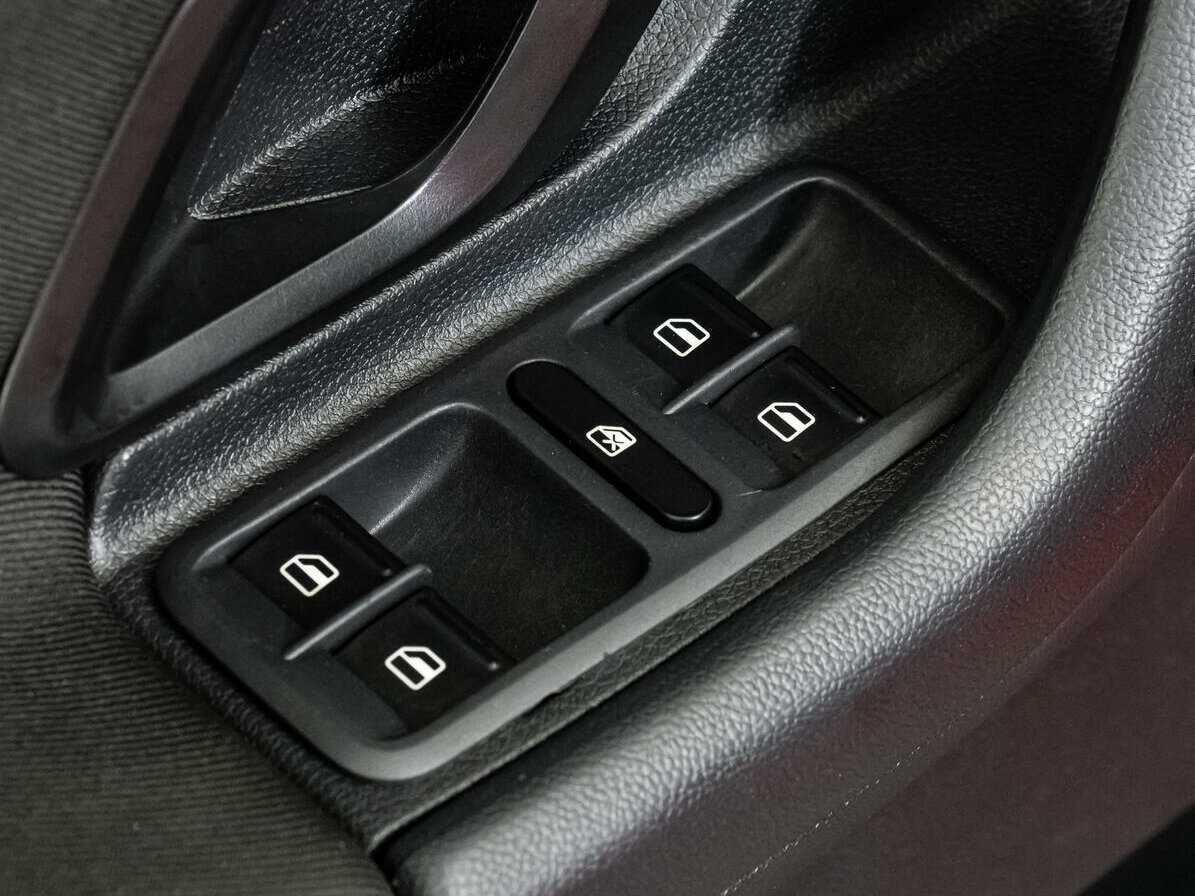 Skoda Fabia с пробегом — 2012 год. Фото: #12