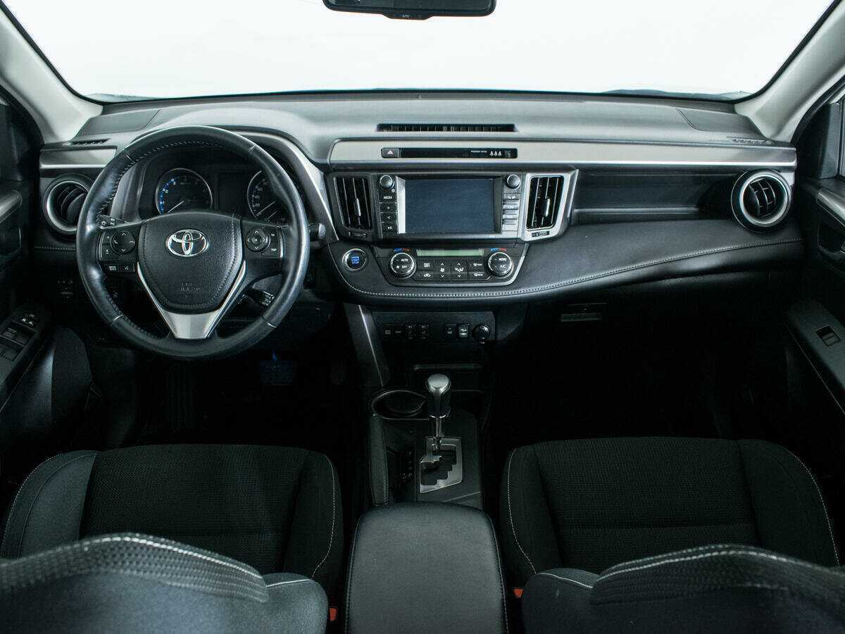 Toyota RAV4 с пробегом — 2019 год. Фото: #11