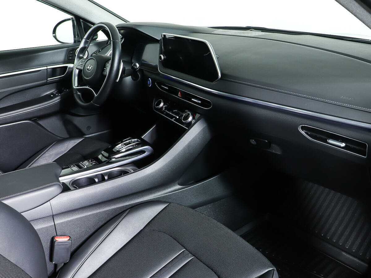 Hyundai Sonata с пробегом — 2022 год. Фото: #7