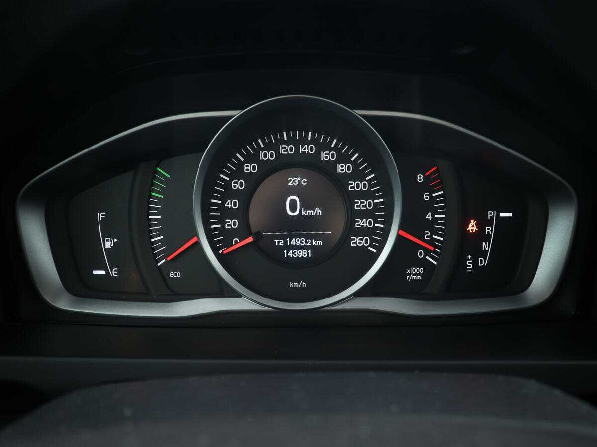 Volvo S60 с пробегом — 2013 год. Фото: #12