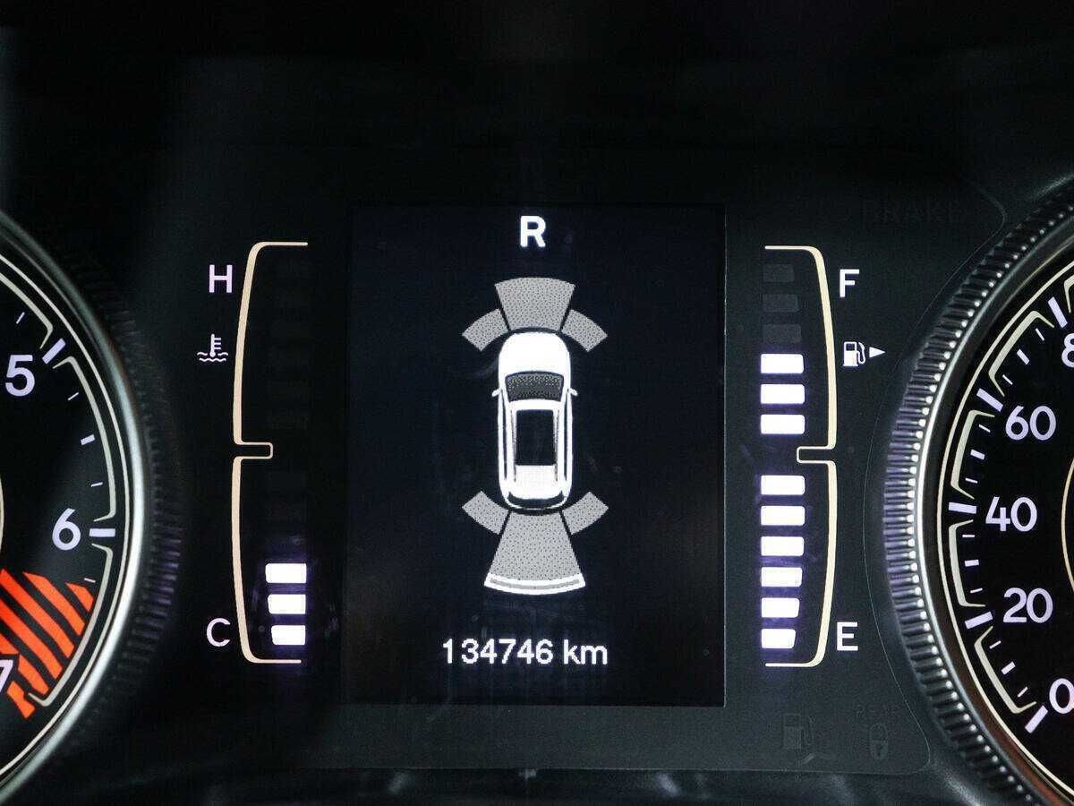 Jeep Cherokee с пробегом — 2014 год. Фото: #11