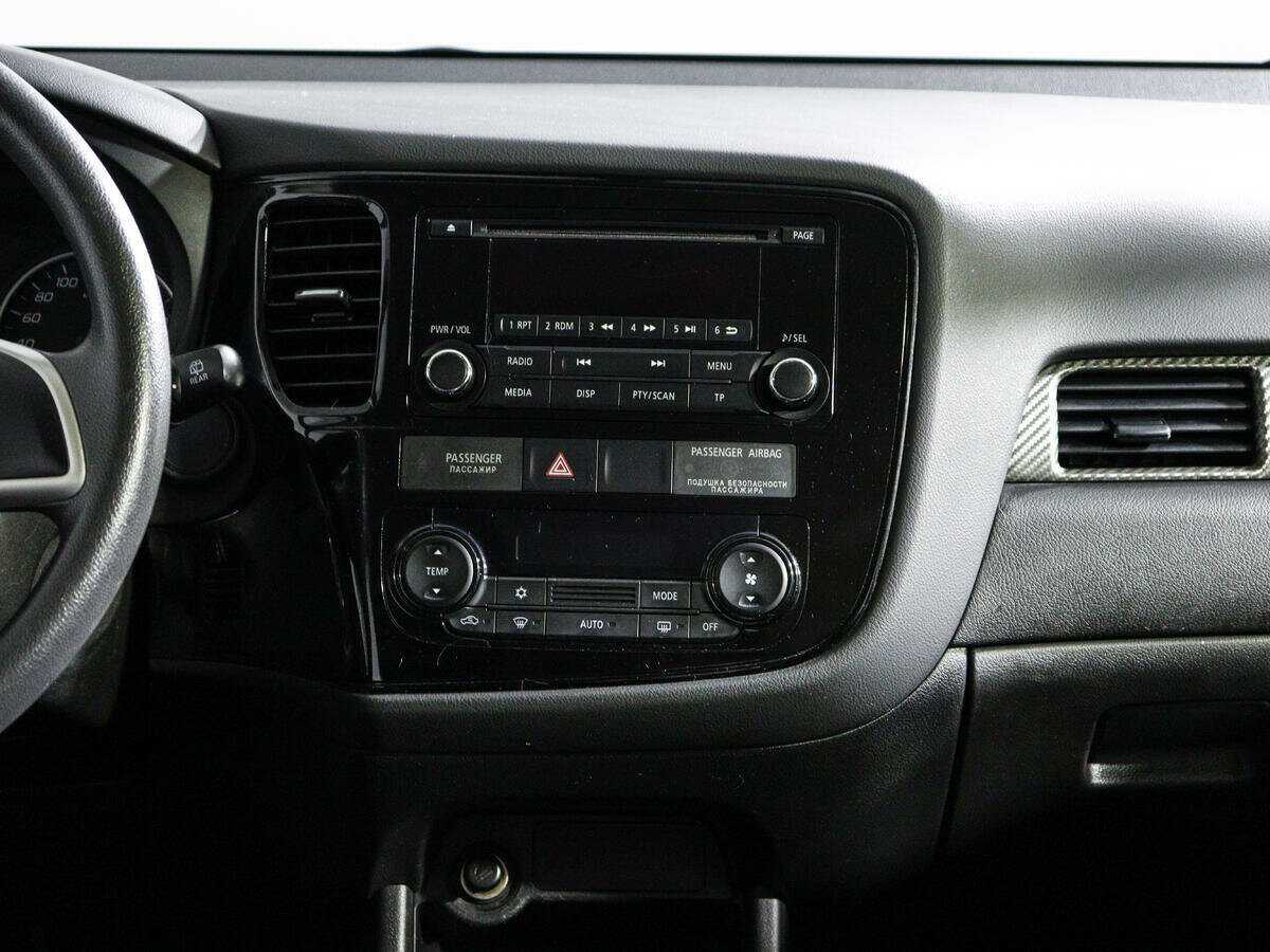 Mitsubishi Outlander с пробегом — 2013 год. Фото: #12