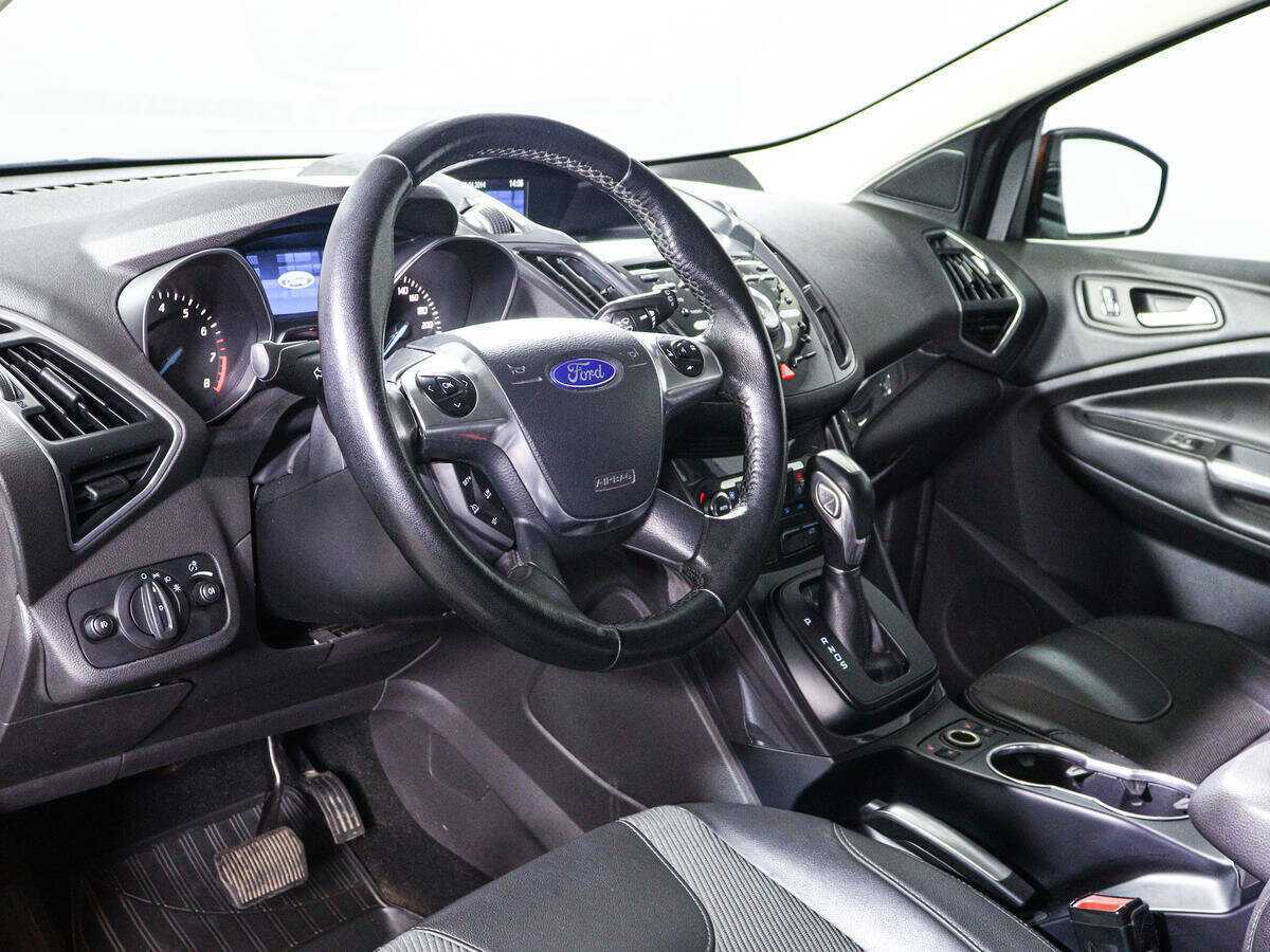 Ford Kuga с пробегом — 2014 год. Фото: #13