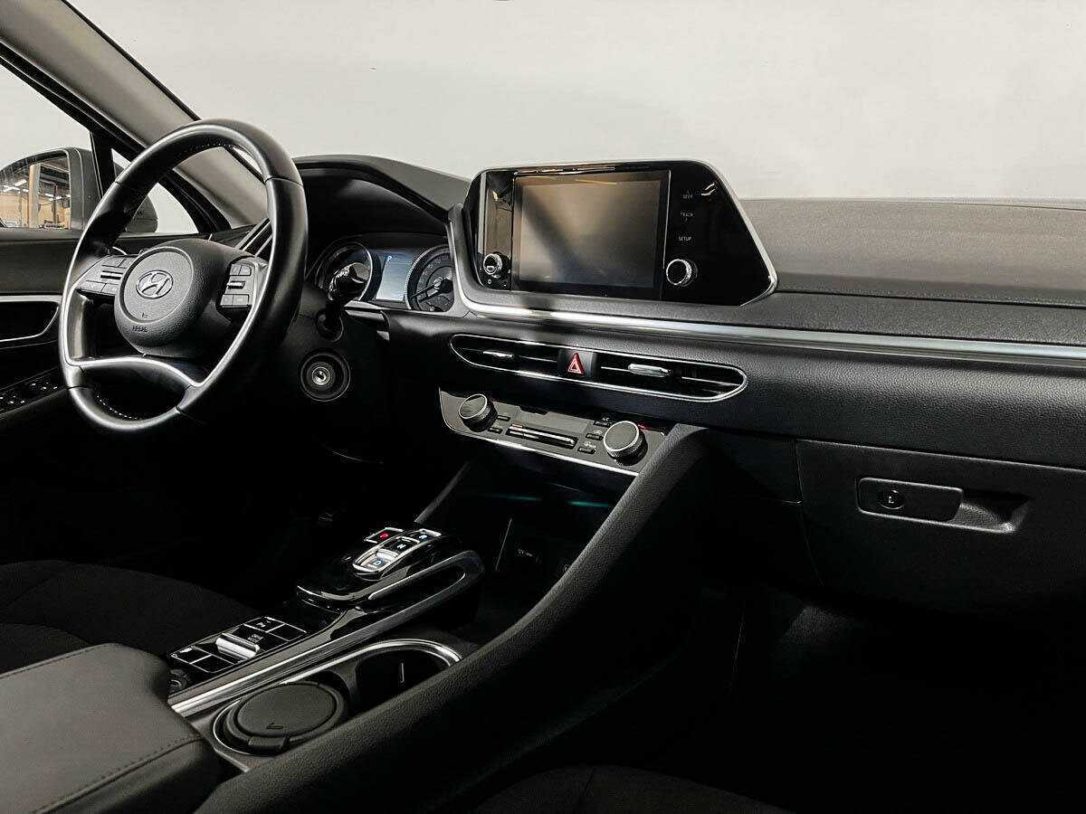 Hyundai Sonata с пробегом — 2021 год. Фото: #8