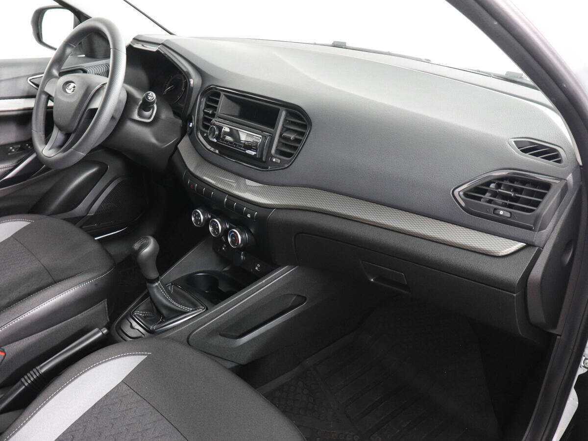 Lada (ВАЗ) Vesta с пробегом — 2024 год. Фото: #9