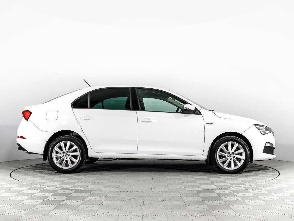 Skoda Rapid с пробегом — 2021 год. Фото: #3