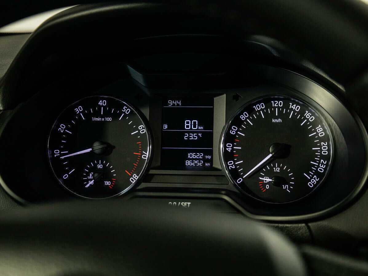 Skoda Octavia с пробегом — 2013 год. Фото: #9