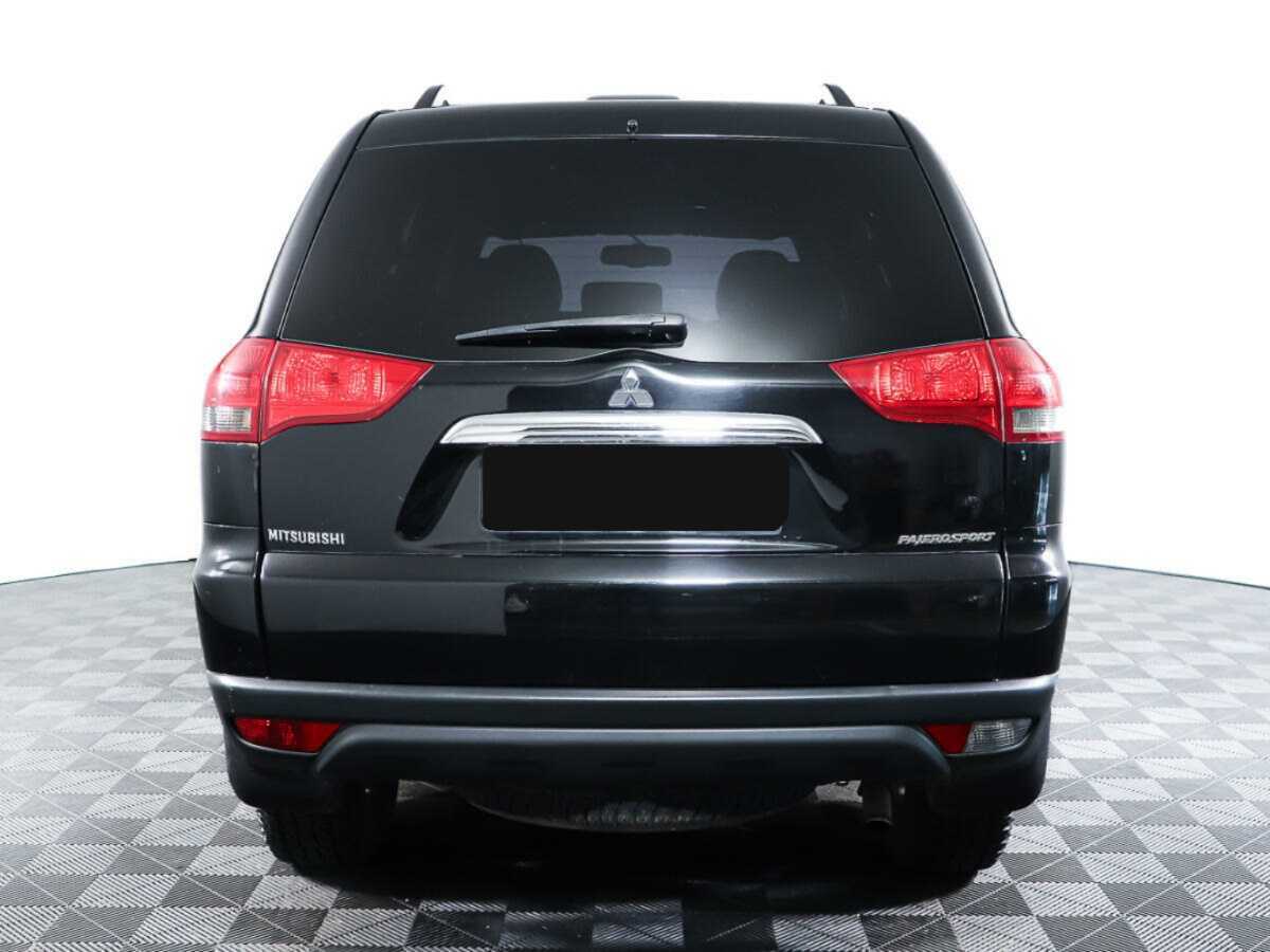 Mitsubishi Pajero Sport с пробегом — 2014 год. Фото: #4