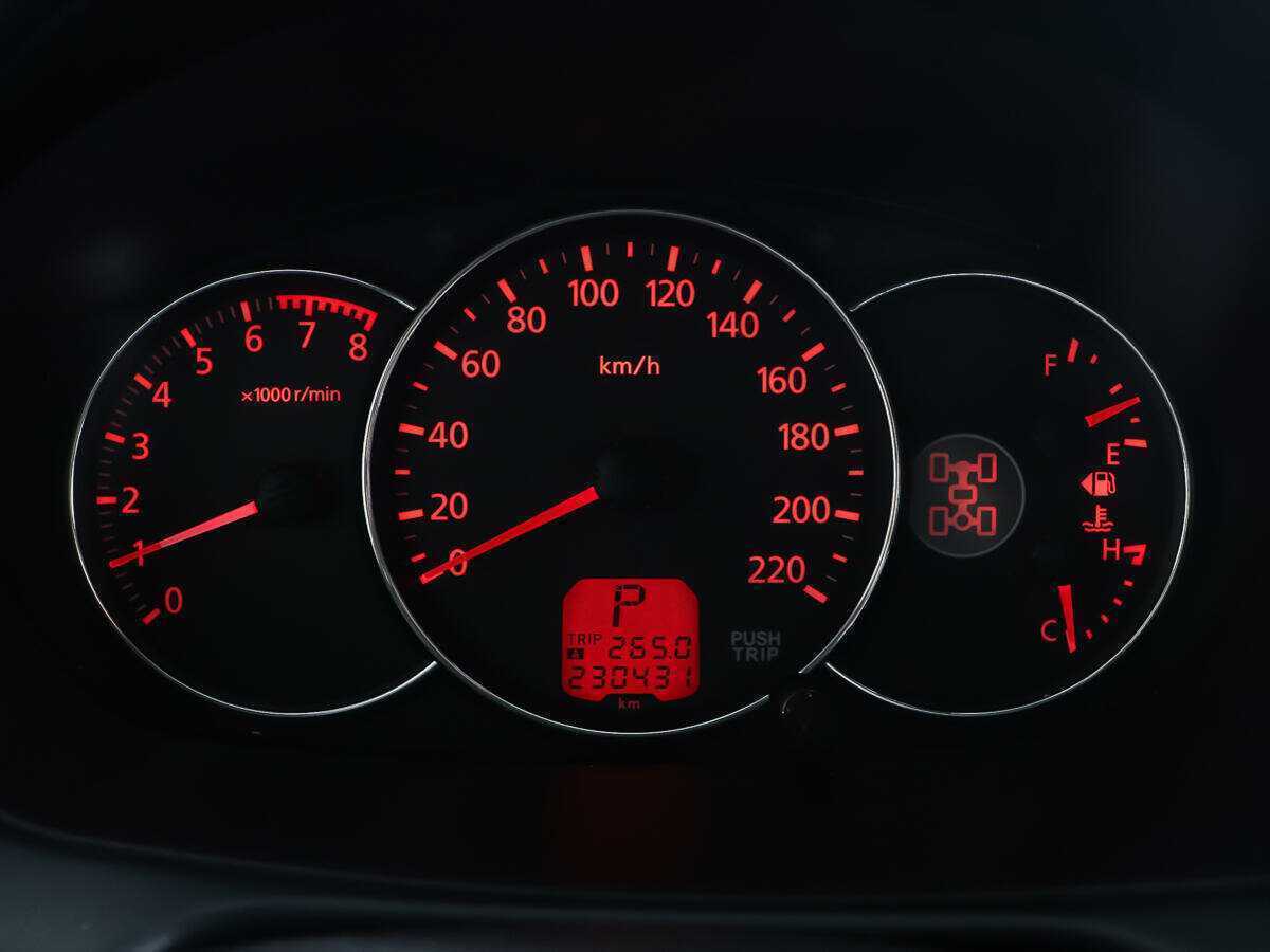 Mitsubishi Pajero Sport с пробегом — 2014 год. Фото: #10