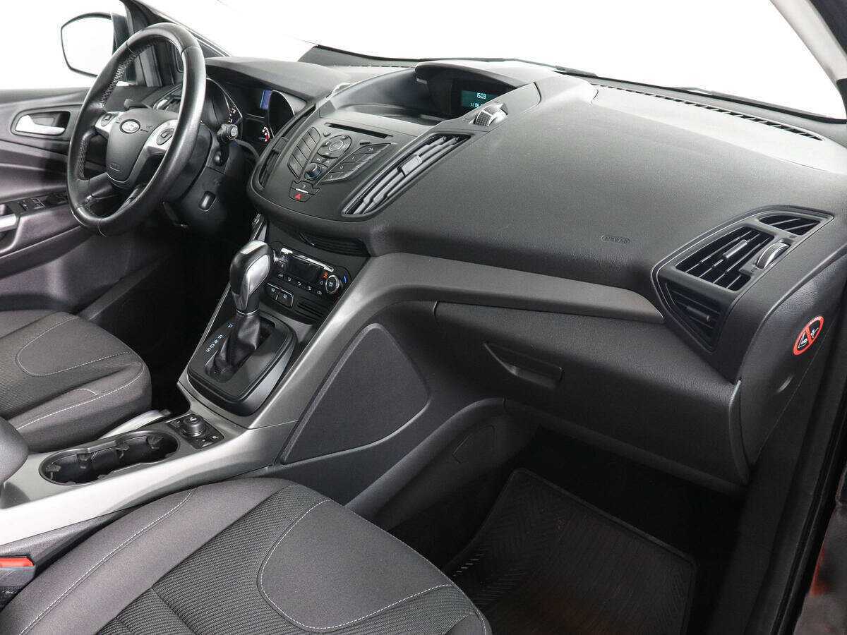 Ford Kuga с пробегом — 2015 год. Фото: #9