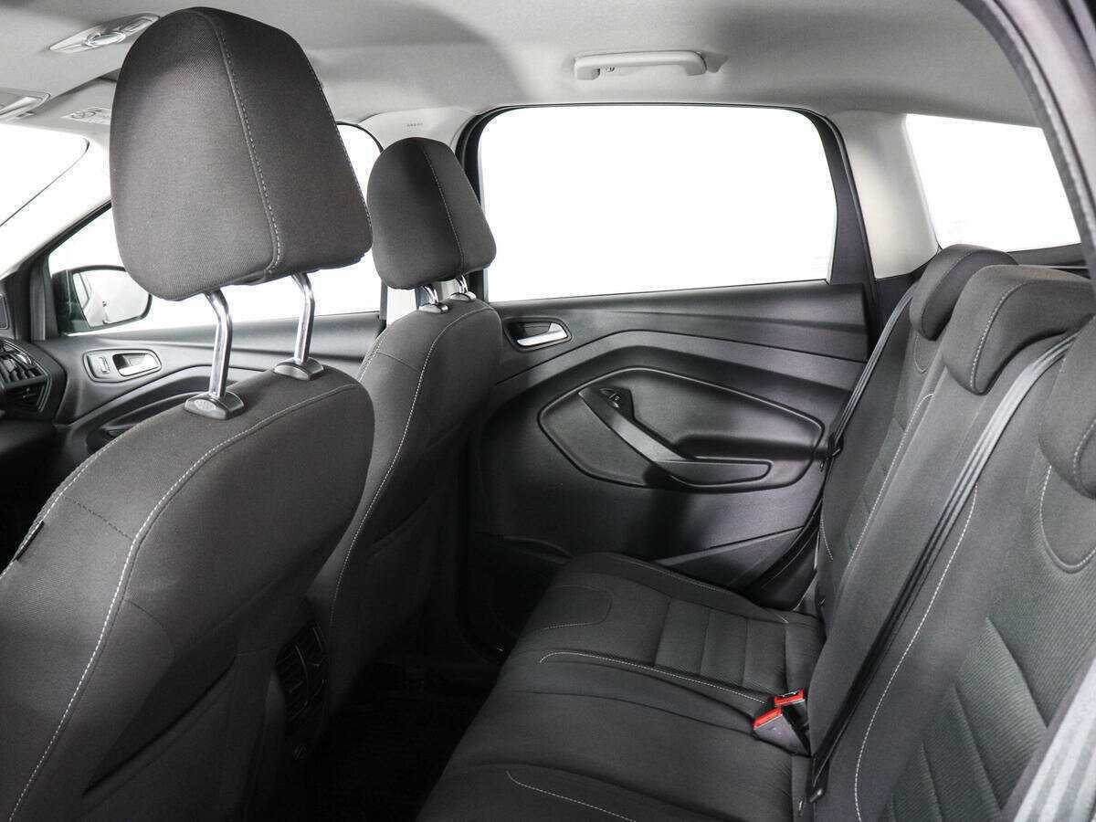 Ford Kuga с пробегом — 2015 год. Фото: #11
