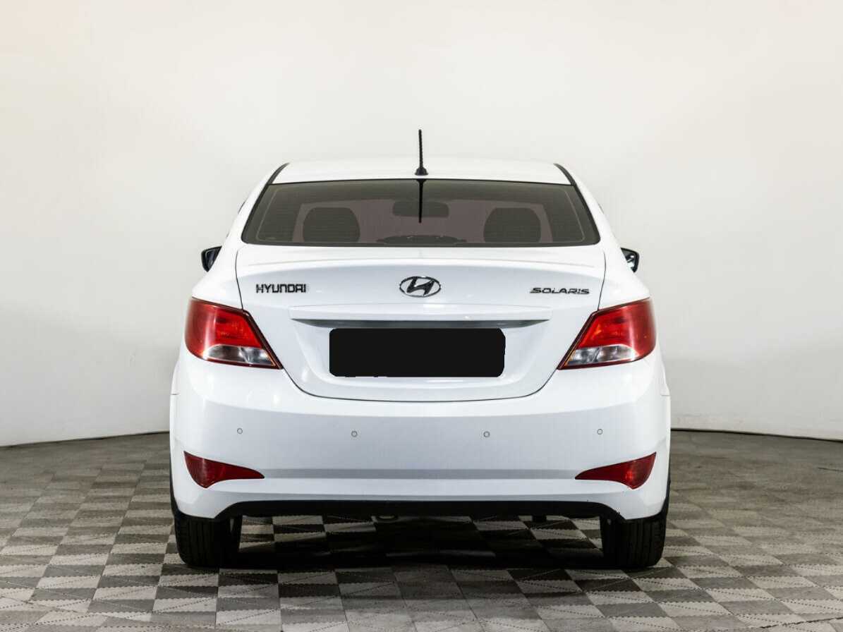 Hyundai Solaris с пробегом — 2015 год. Фото: #5