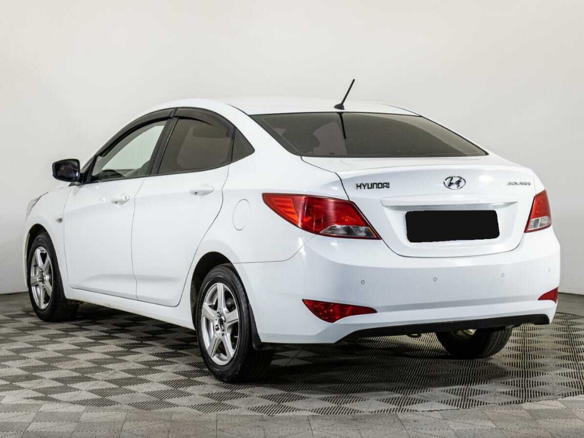 Hyundai Solaris с пробегом — 2015 год. Фото: #6