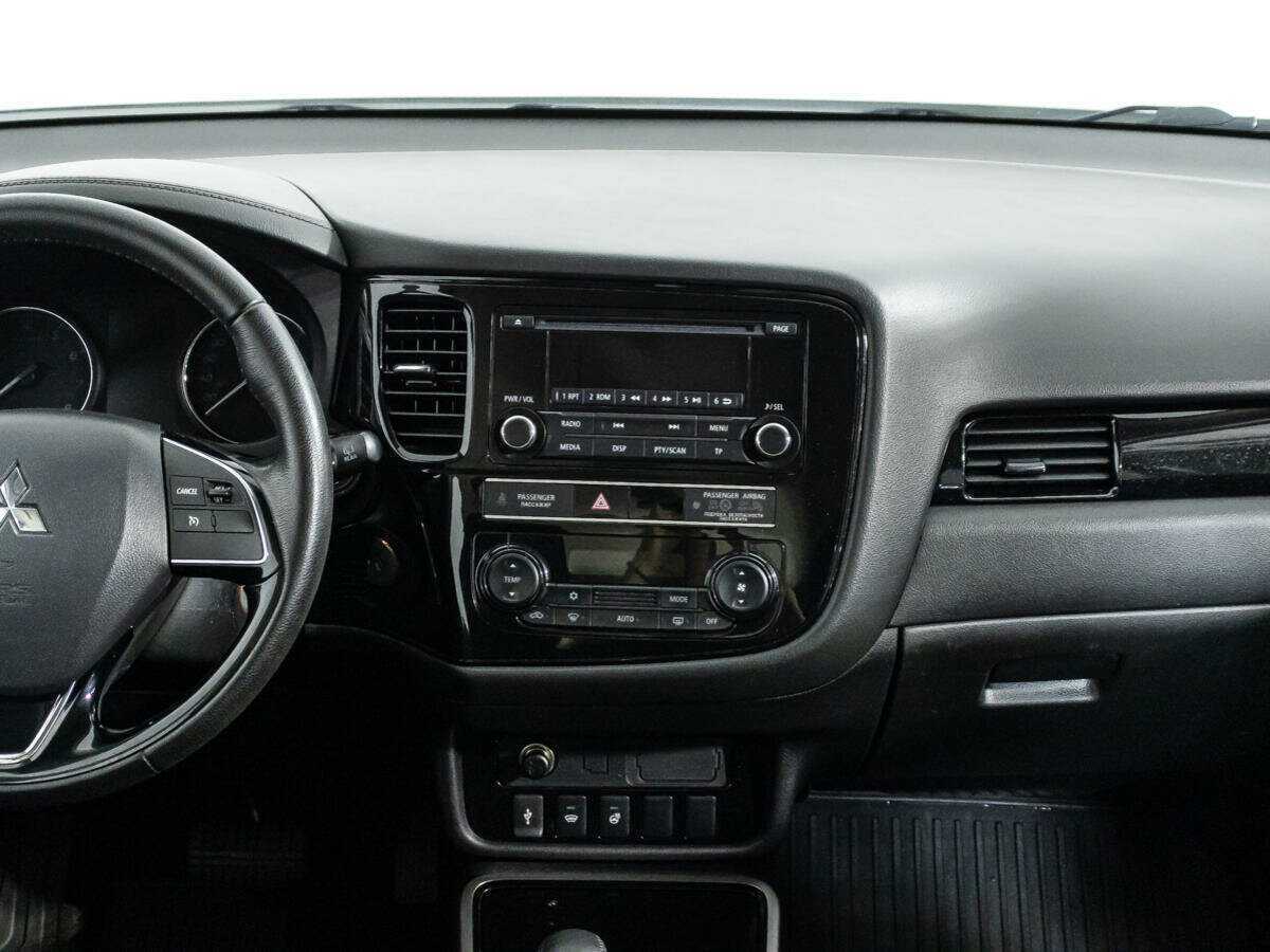 Mitsubishi Outlander с пробегом — 2020 год. Фото: #13