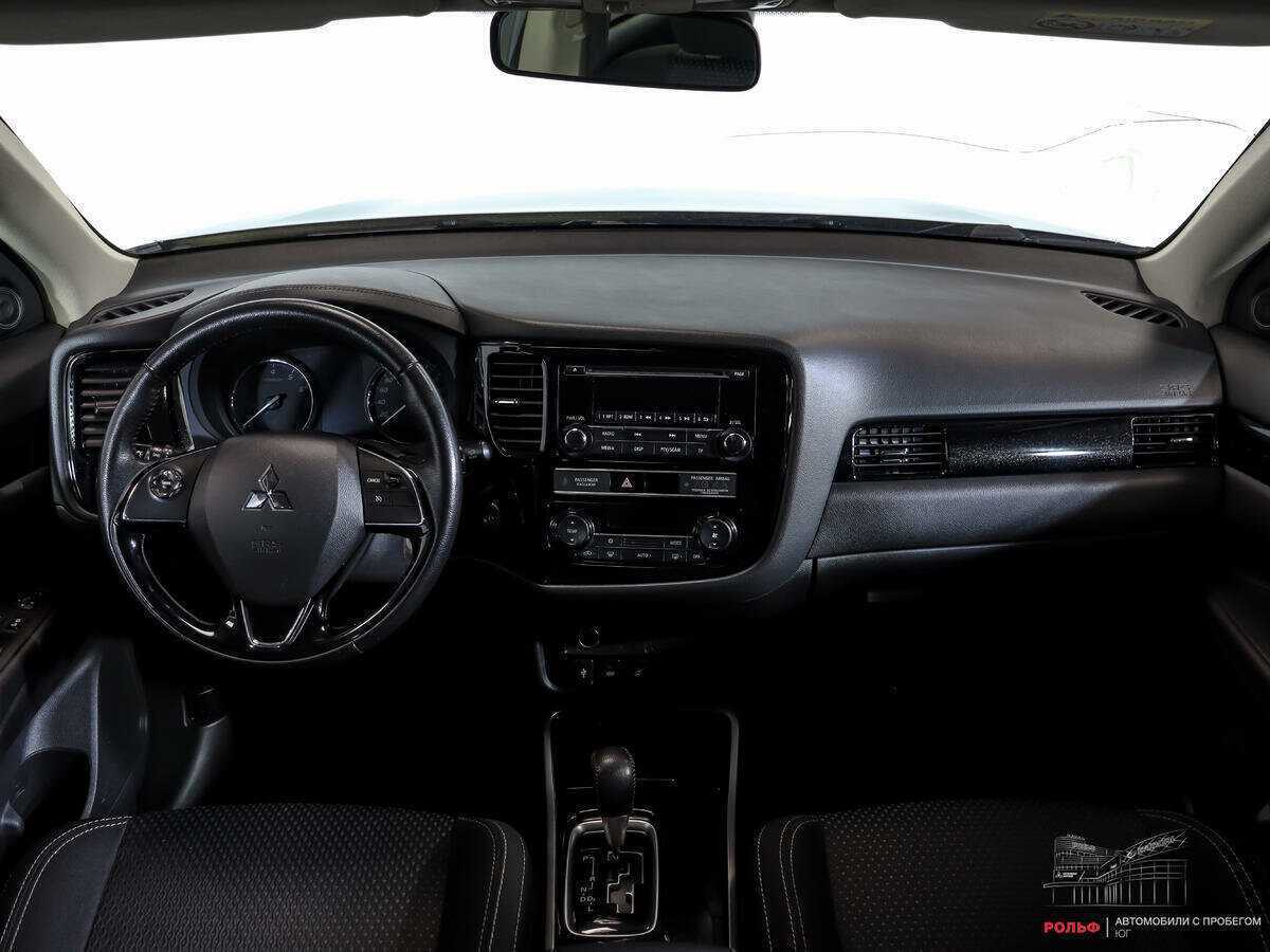 Mitsubishi Outlander с пробегом — 2019 год. Фото: #10