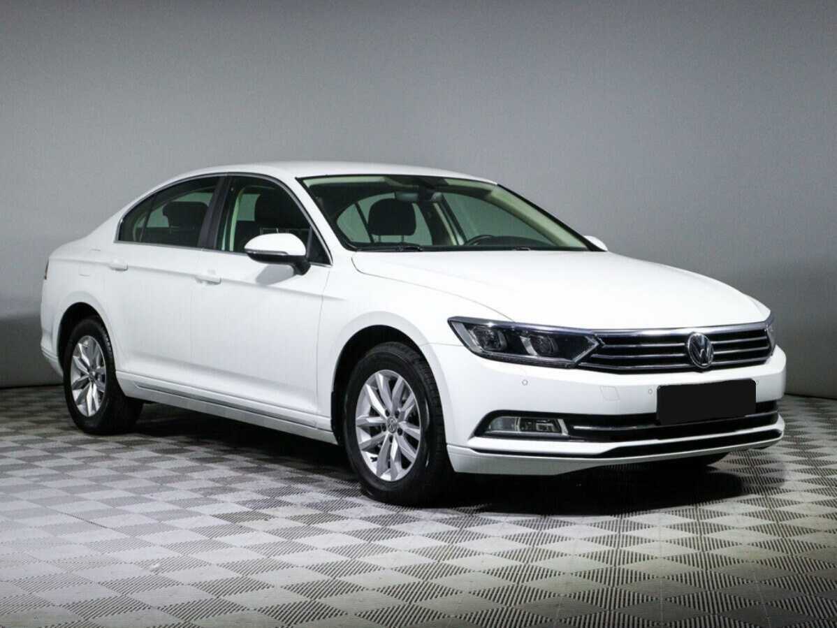 Volkswagen Passat с пробегом — 2019 год. Фото: #2