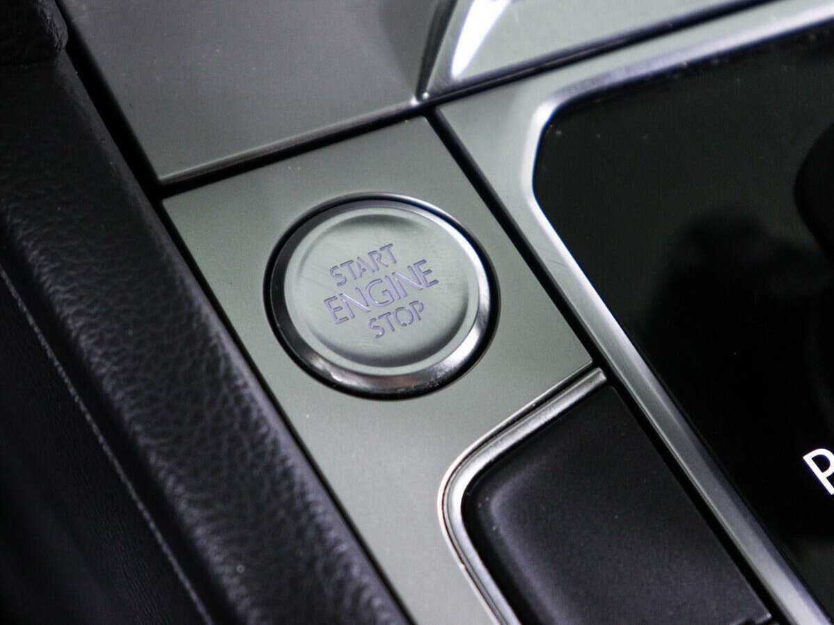 Volkswagen Passat с пробегом — 2019 год. Фото: #13