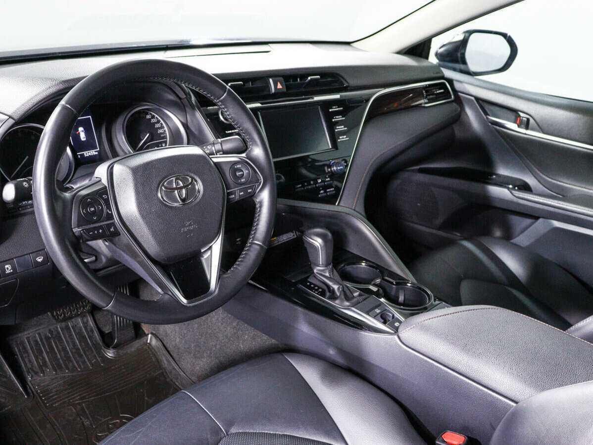 Toyota Camry с пробегом — 2019 год. Фото: #13