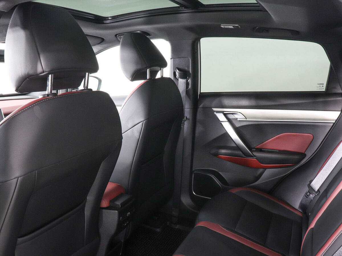 Geely Coolray с пробегом — 2023 год. Фото: #11