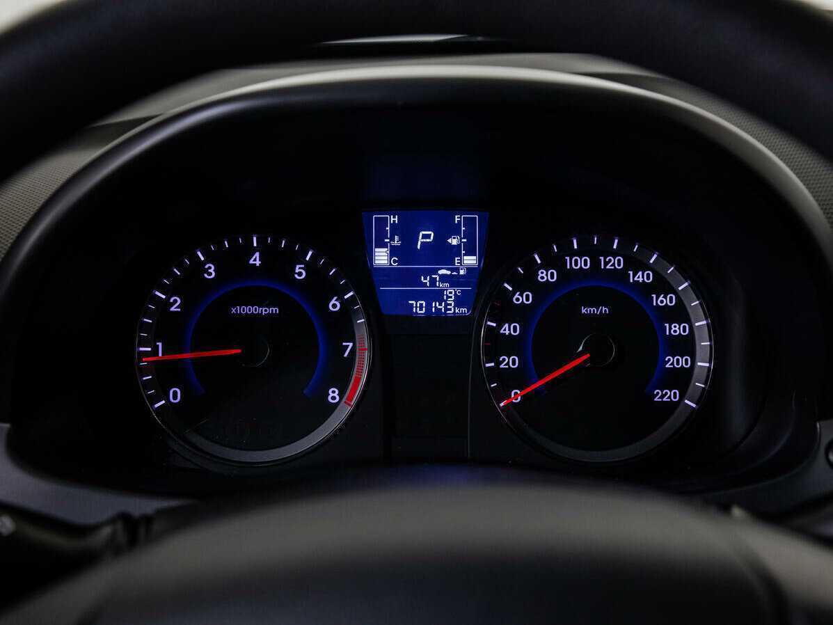 Hyundai Solaris с пробегом — 2016 год. Фото: #11