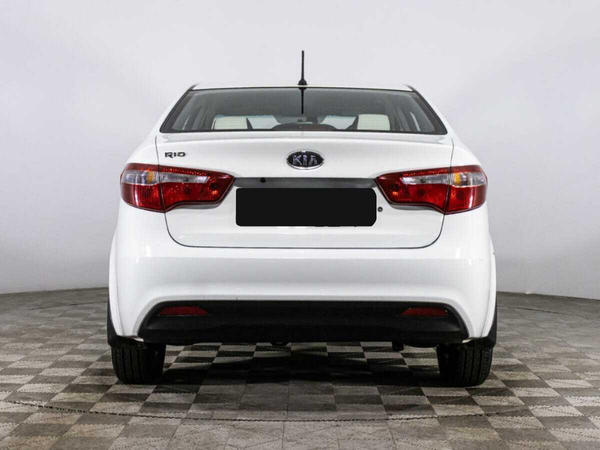 Kia Rio с пробегом — 2012 год. Фото: #5