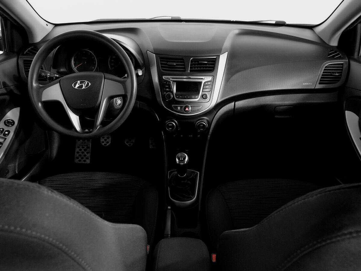 Hyundai Solaris с пробегом — 2016 год. Фото: #11