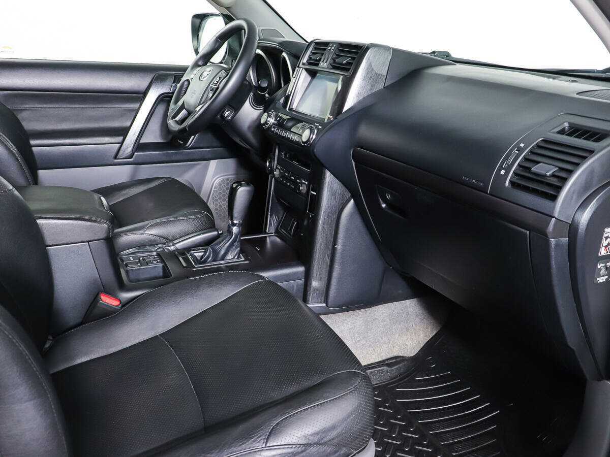 Toyota Land Cruiser Prado с пробегом — 2012 год. Фото: #8