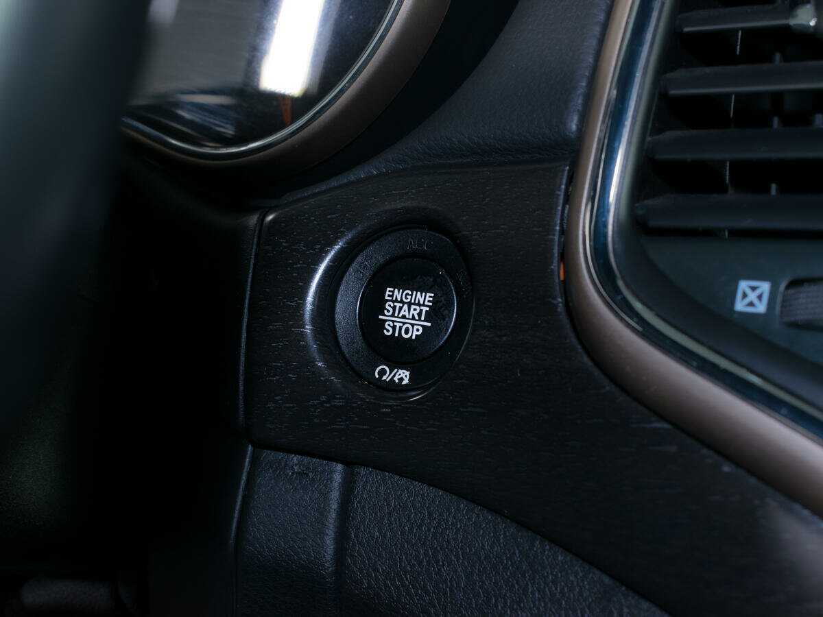 Jeep Grand Cherokee с пробегом — 2016 год. Фото: #14