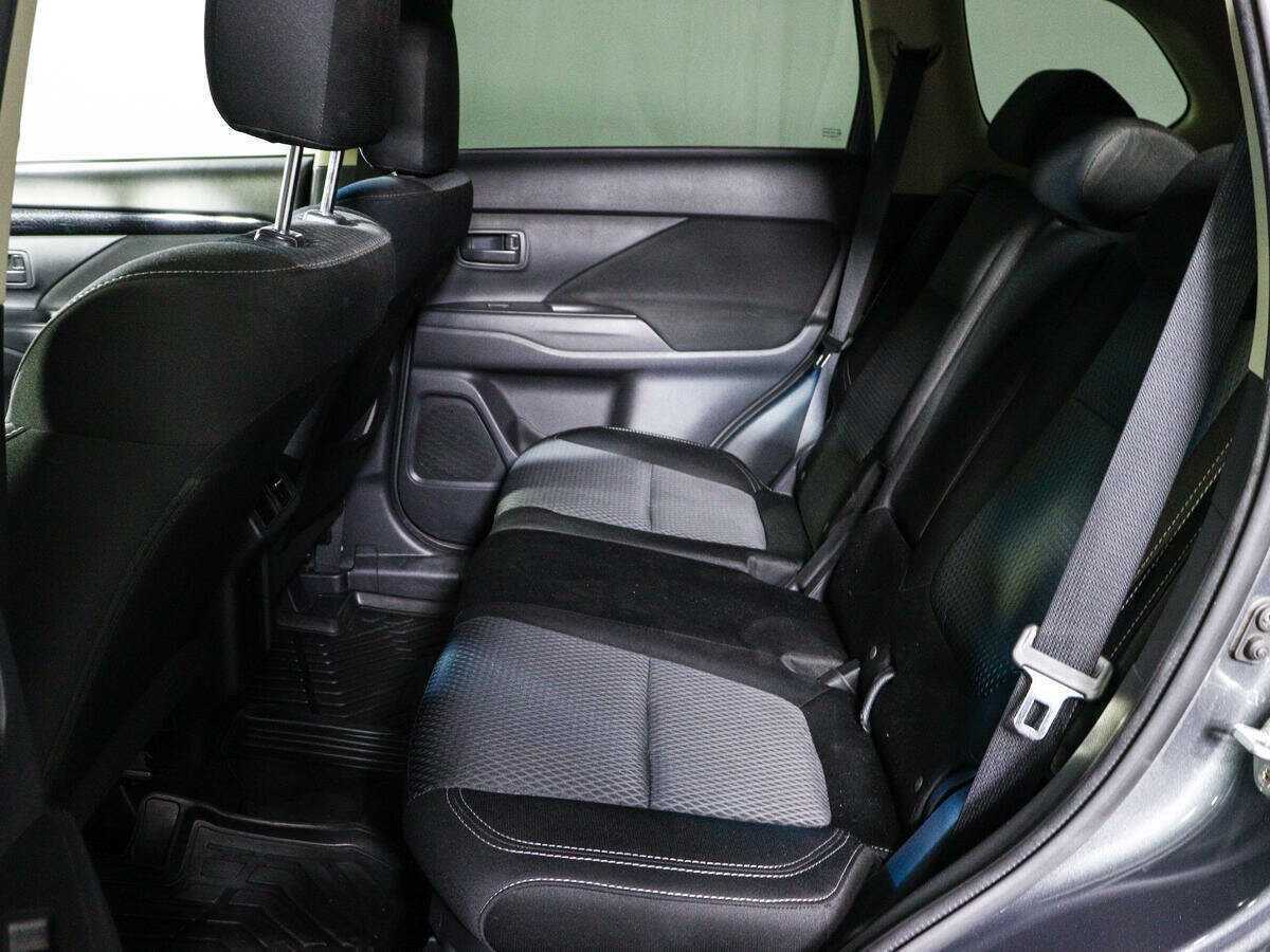 Mitsubishi Outlander с пробегом — 2018 год. Фото: #7