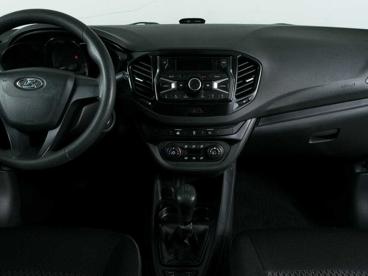 Lada (ВАЗ) Vesta с пробегом — 2019 год. Фото: #9