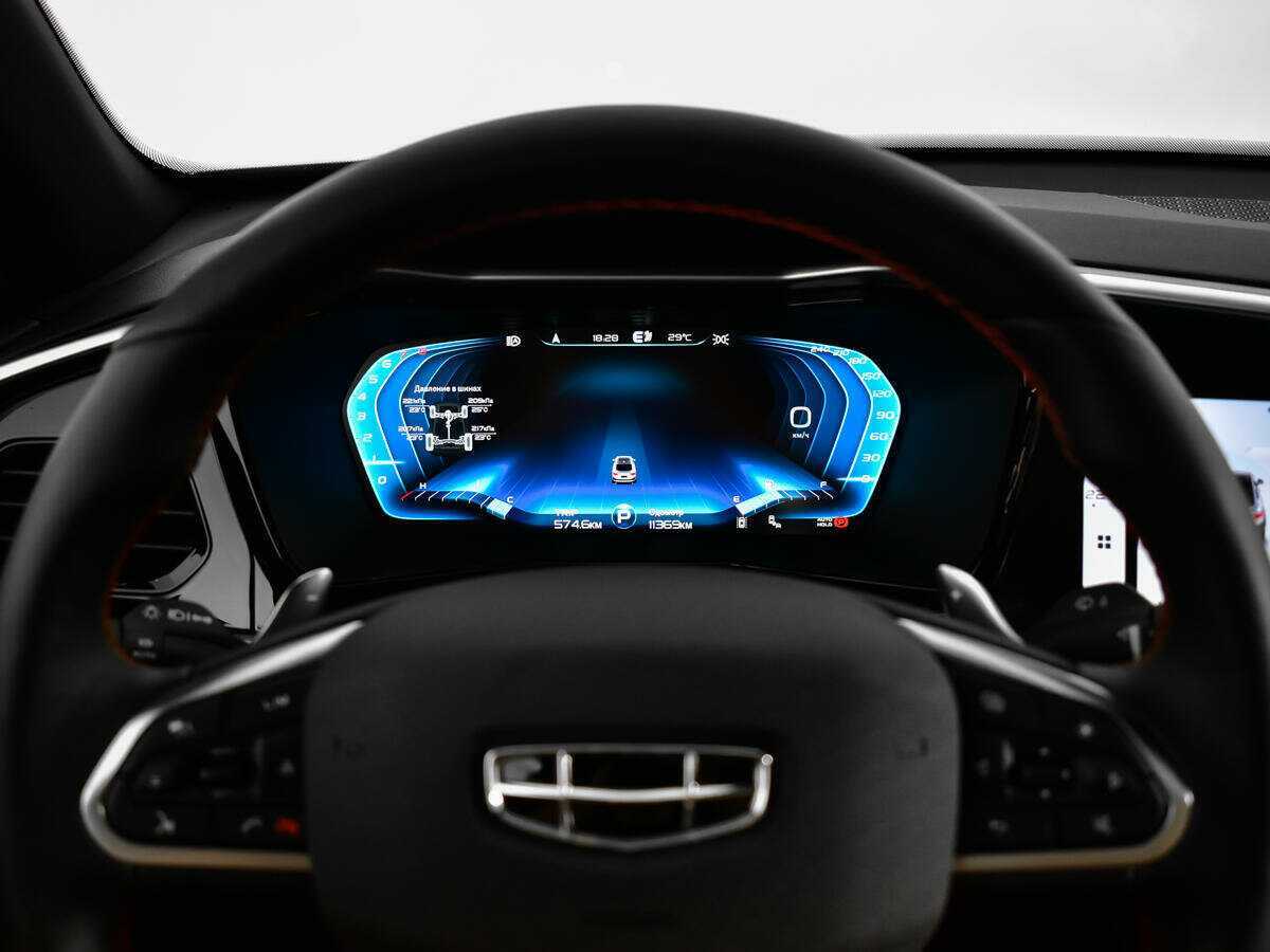 Geely Tugella с пробегом — 2023 год. Фото: #8