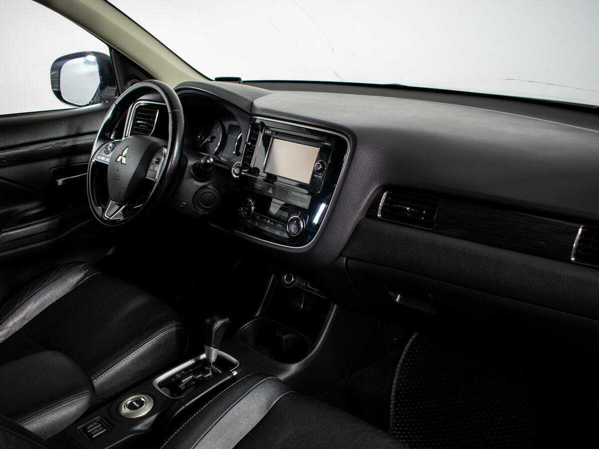 Mitsubishi Outlander с пробегом — 2016 год. Фото: #7