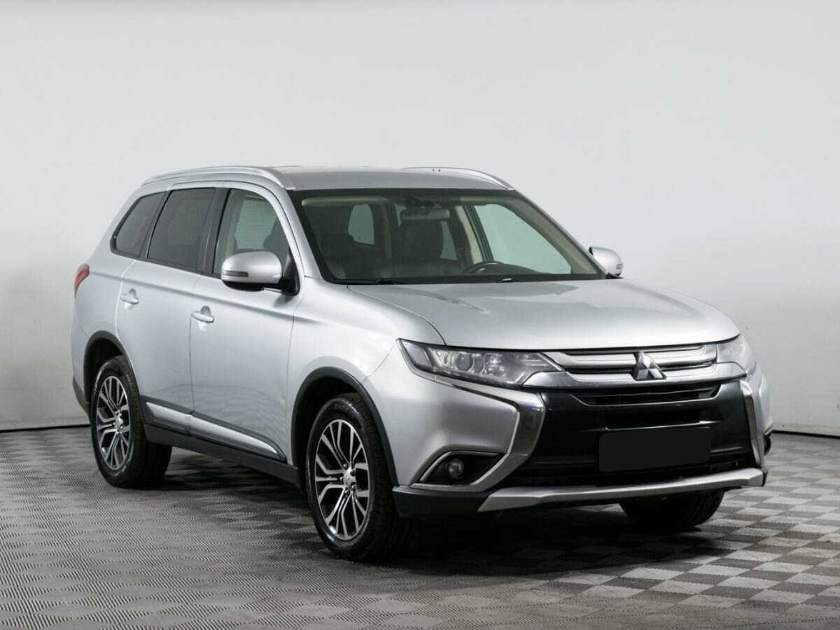 Mitsubishi Outlander с пробегом — 2017 год. Фото: #2
