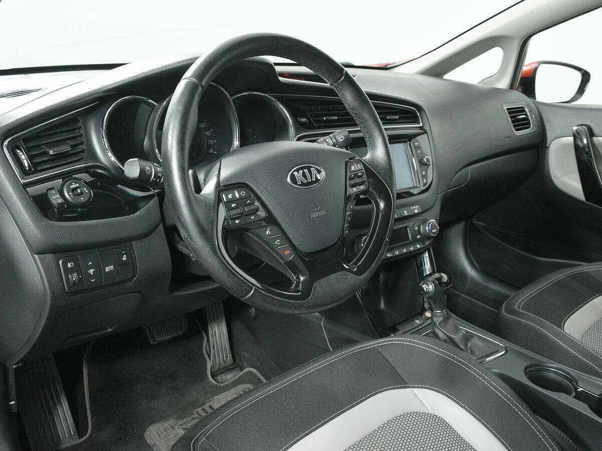 Kia Ceed с пробегом — 2017 год. Фото: #12
