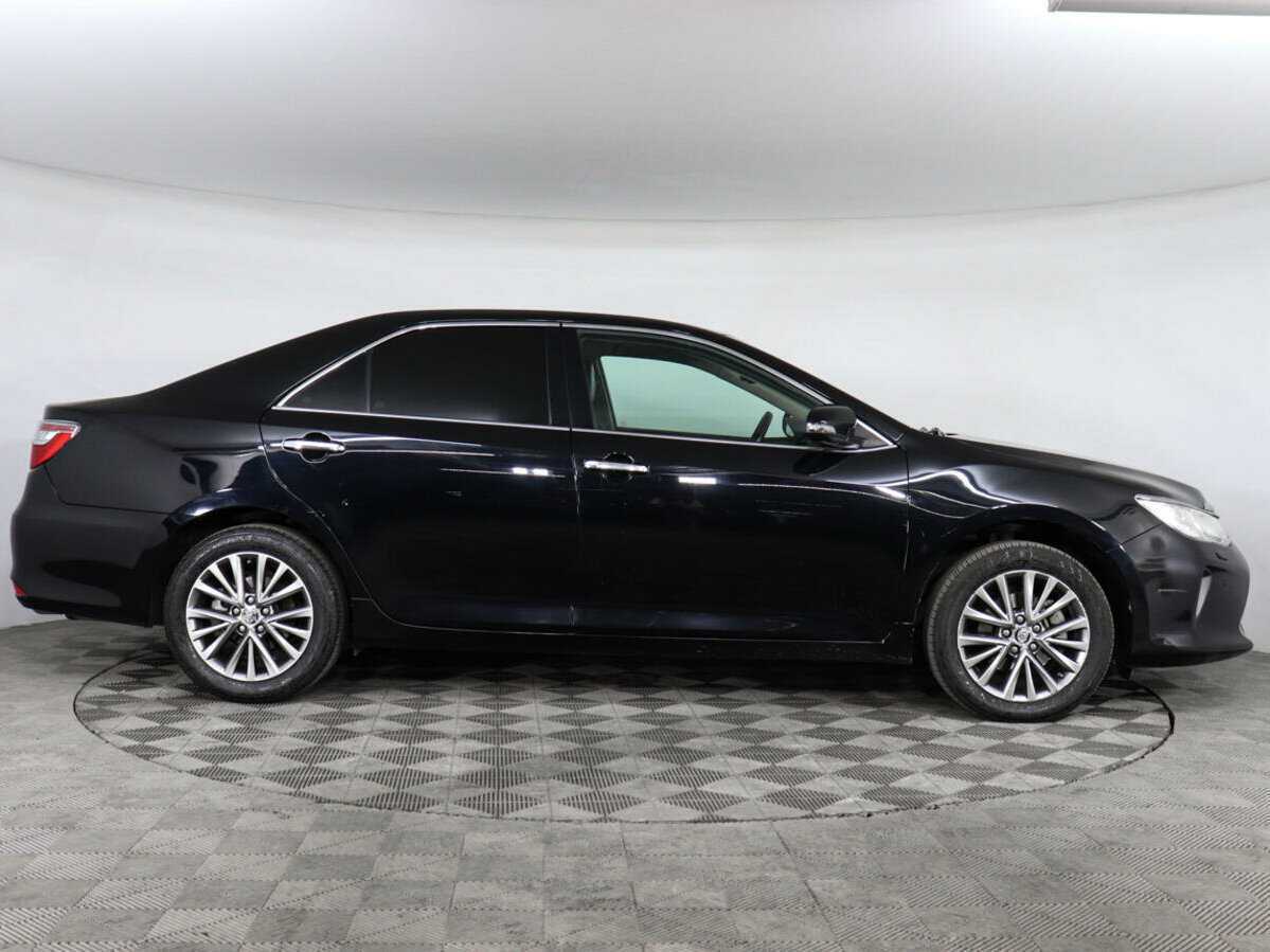 Toyota Camry с пробегом — 2017 год. Фото: #3