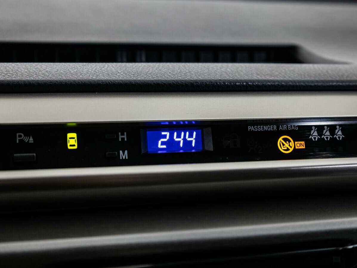 Toyota RAV4 с пробегом — 2012 год. Фото: #8