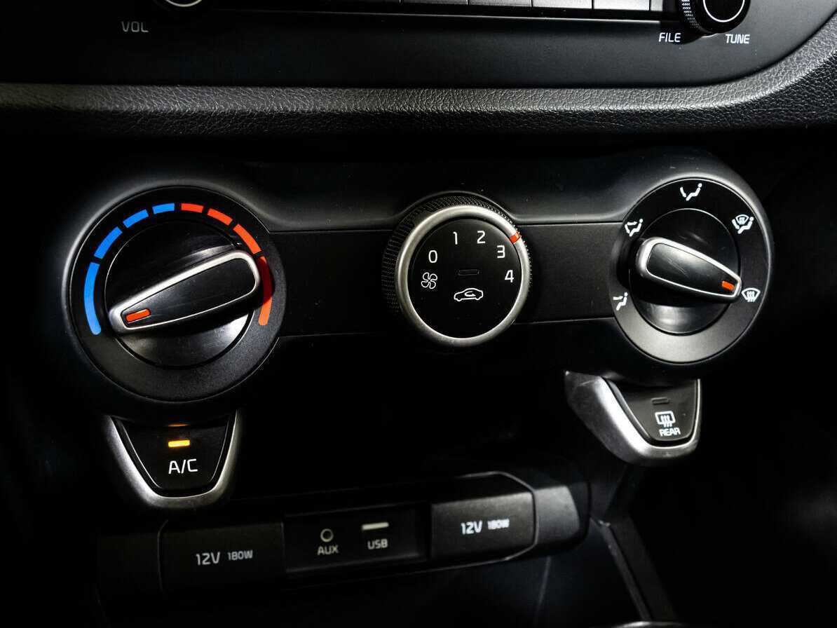 Kia Rio с пробегом — 2018 год. Фото: #10