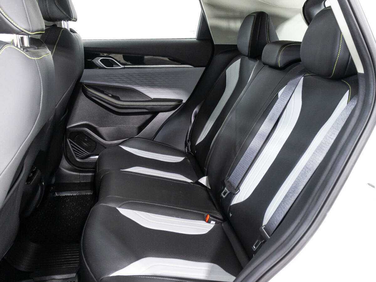 Geely Coolray с пробегом — 2023 год. Фото: #9