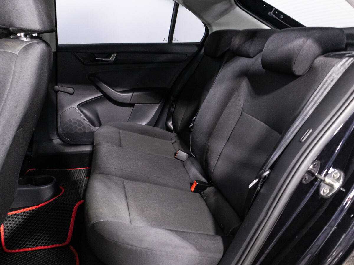 Skoda Rapid с пробегом — 2018 год. Фото: #9